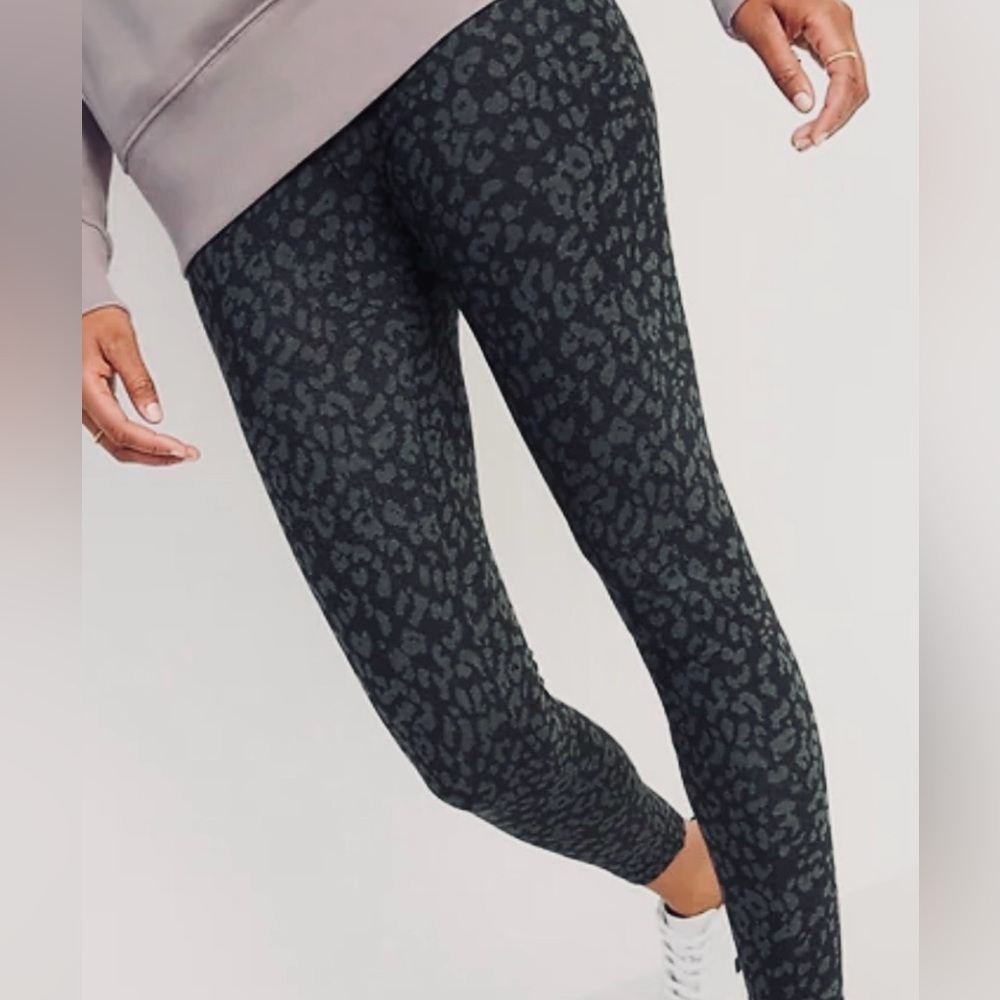 Old Navy Active Black Leopard Leggings